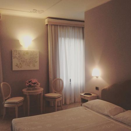 Hotel Langa In Cortemilia Ngoại thất bức ảnh
