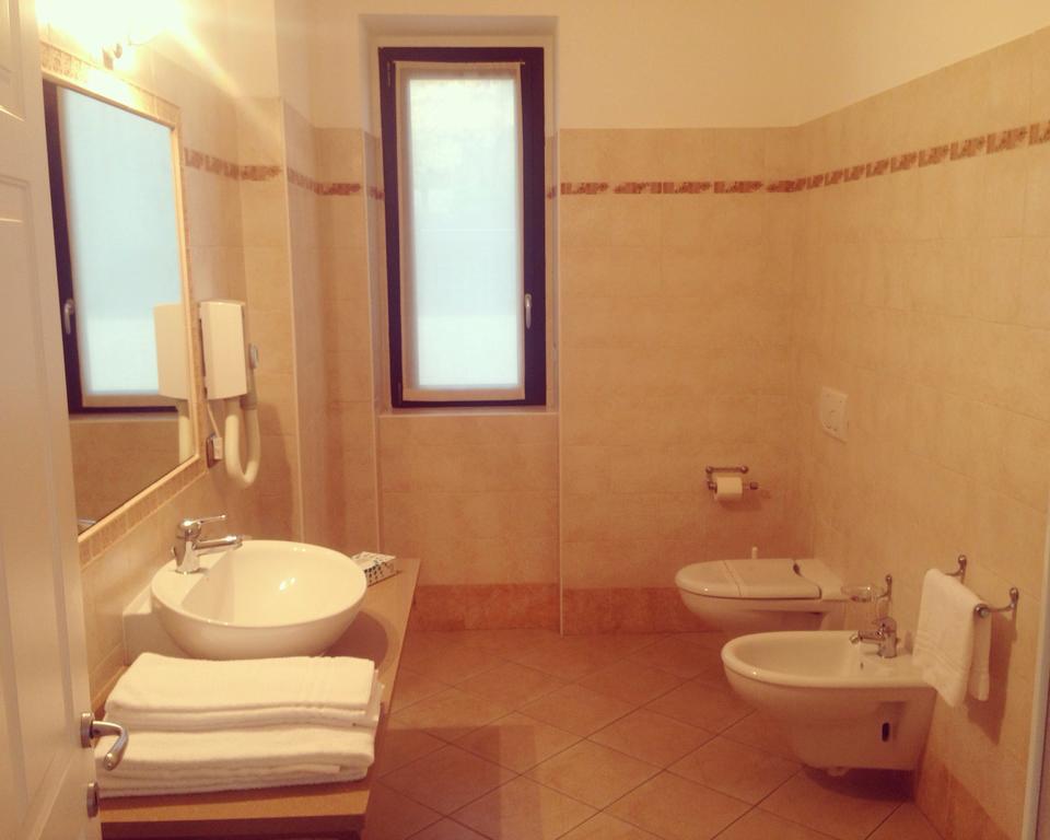 Hotel Langa In Cortemilia Ngoại thất bức ảnh