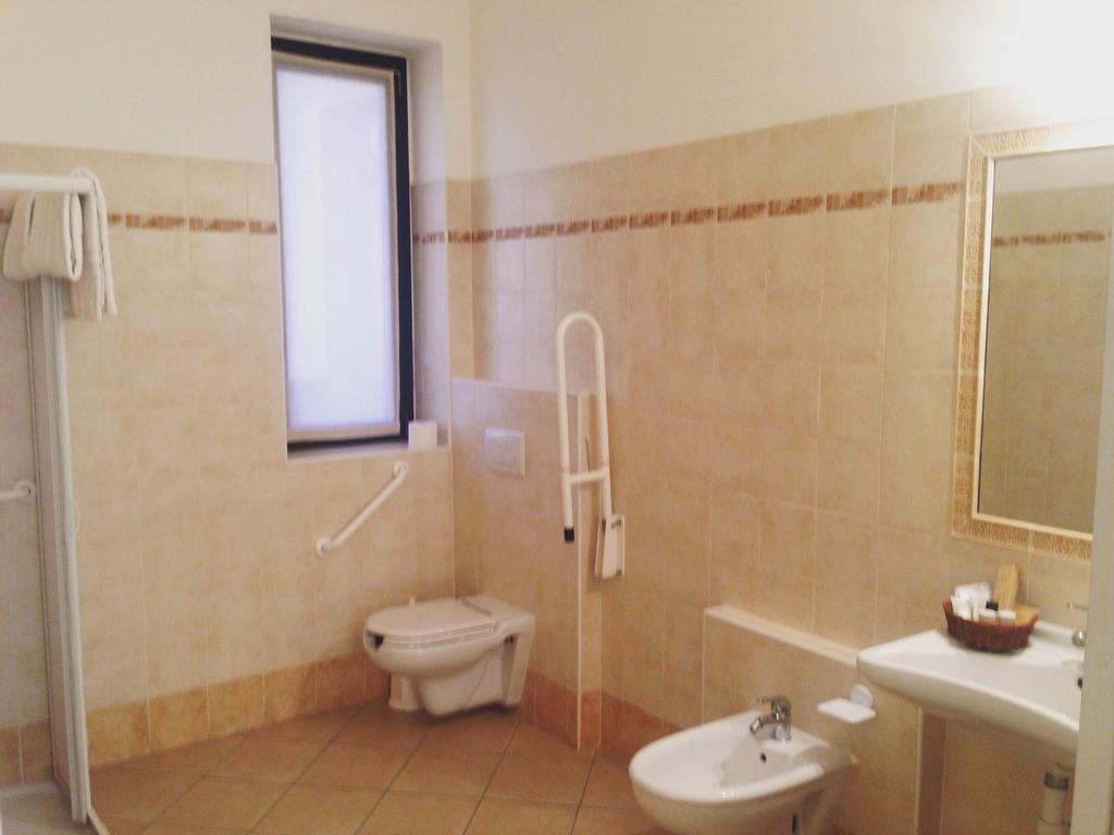 Hotel Langa In Cortemilia Ngoại thất bức ảnh