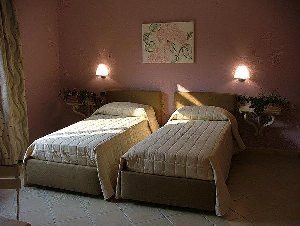 Hotel Langa In Cortemilia Ngoại thất bức ảnh