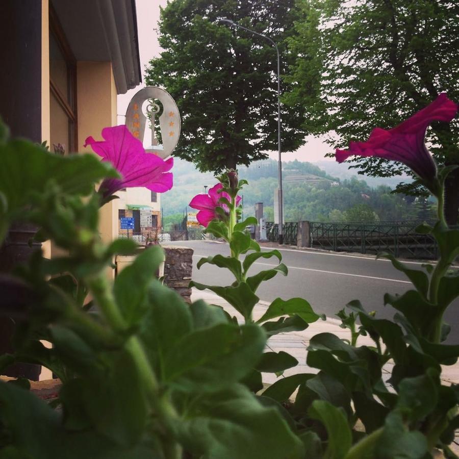 Hotel Langa In Cortemilia Ngoại thất bức ảnh